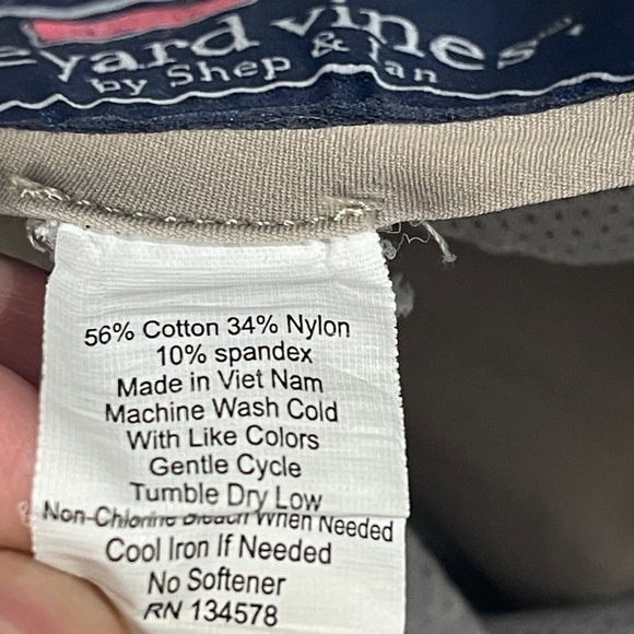 Vineyard Vines Men’s Khaki Performance Shorts Size 33 - Picture 4 of 4